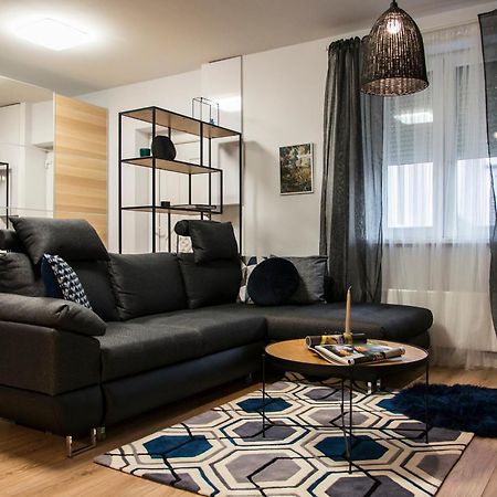 Danubio****2 Bedrooms-Be In The Center Of It All! Budapest Luaran gambar