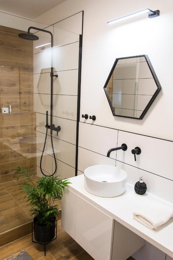 Danubio****2 Bedrooms-Be In The Center Of It All! Budapest Luaran gambar